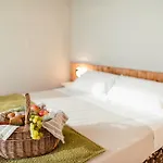 ラグジュアリーテント Poderi Arcangelo Glamping サン・ジミニャーノ