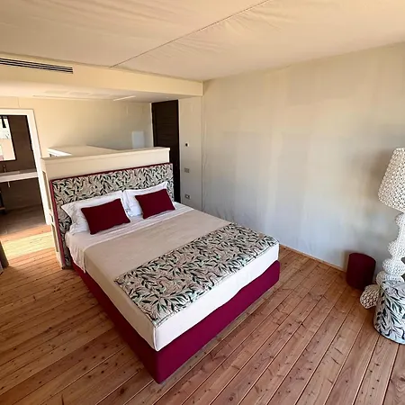 Poderi Arcangelo Glamping 豪华帐篷 圣吉米纳诺